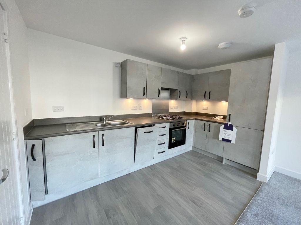 Property photo 3 of 6 Kitchen