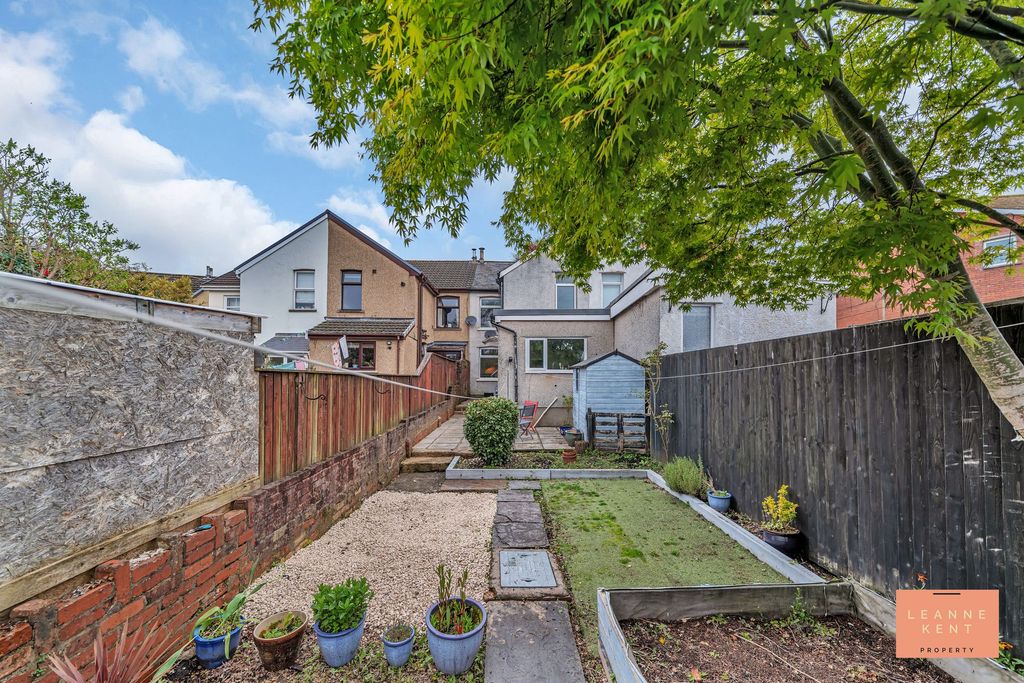 Property photo 2 of 34