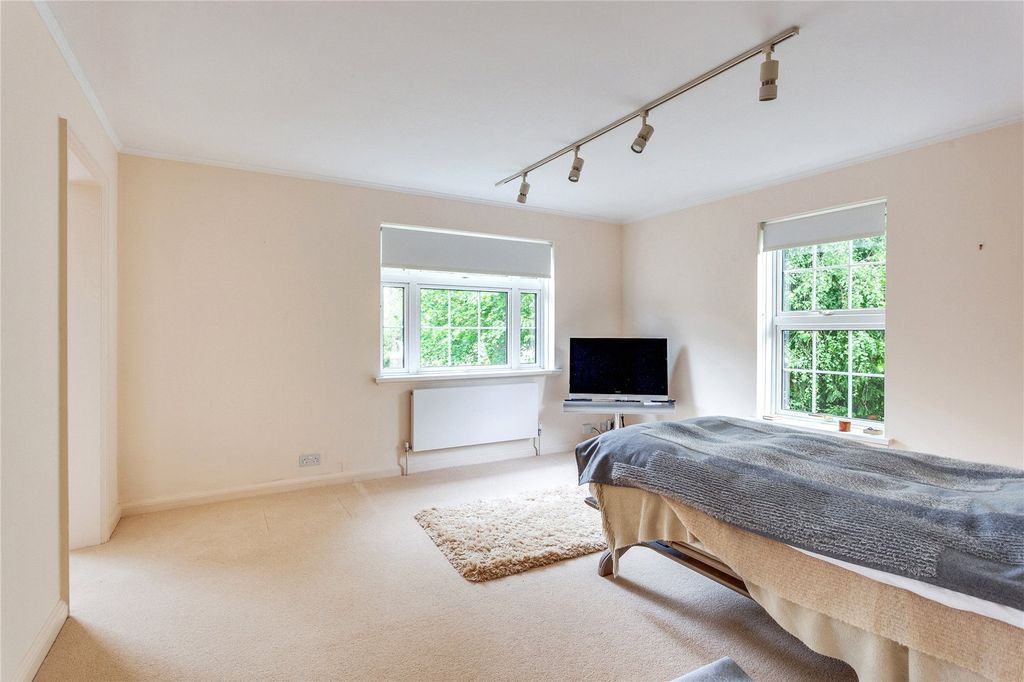 Additional image 10 of 1 bed flat for salePhyllis Court Drive, Henley-On-Thames, Oxfordshire RG9