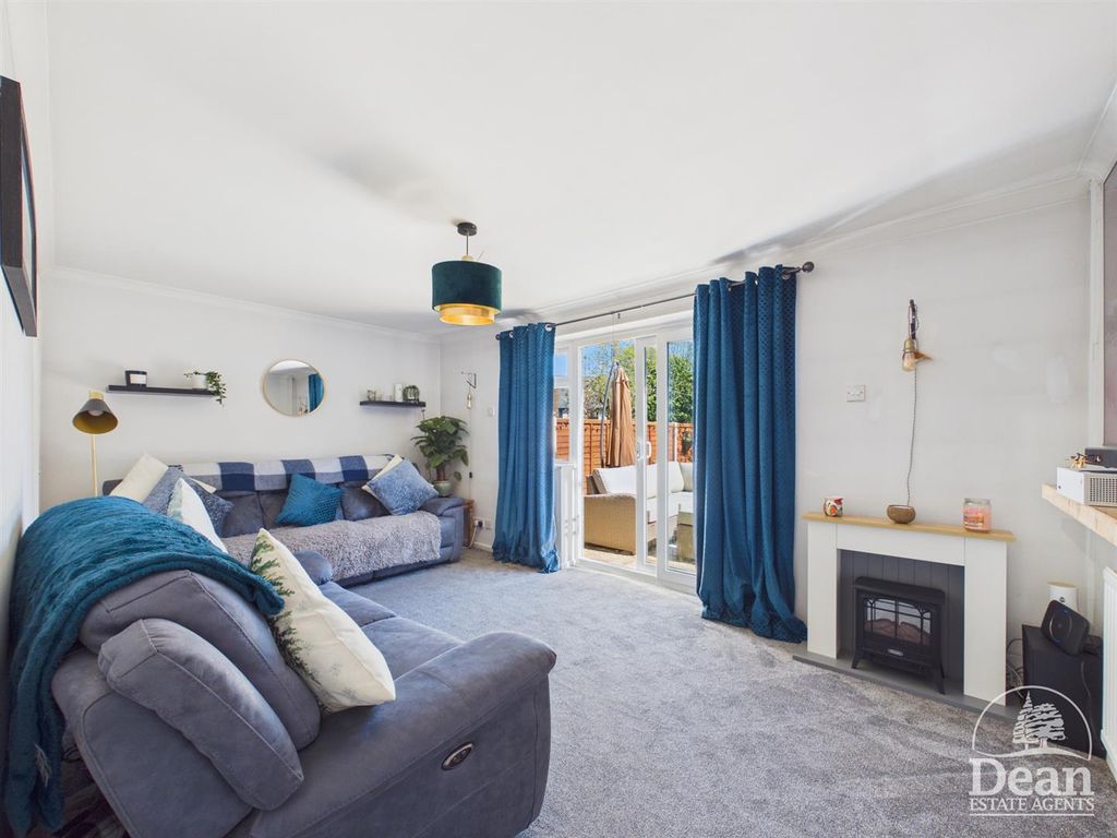 Property photo 2 of 13