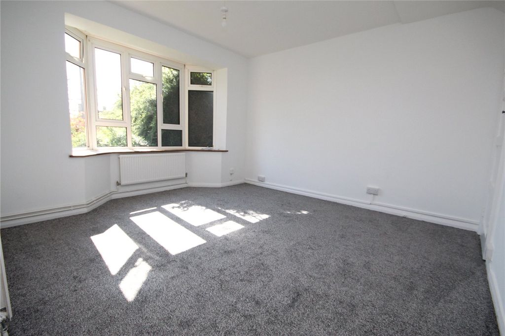 Property photo 3 of 8 Picture No. 05