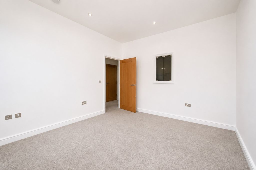 Property photo 3 of 7 5235872