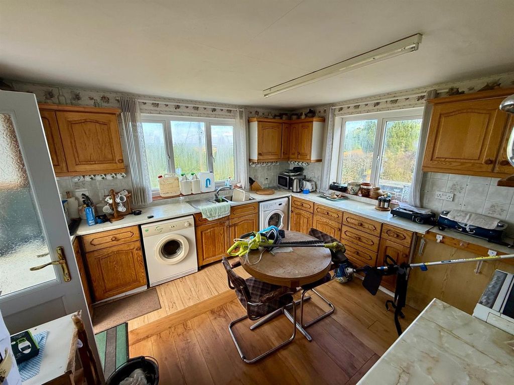 Property photo 3 of 23