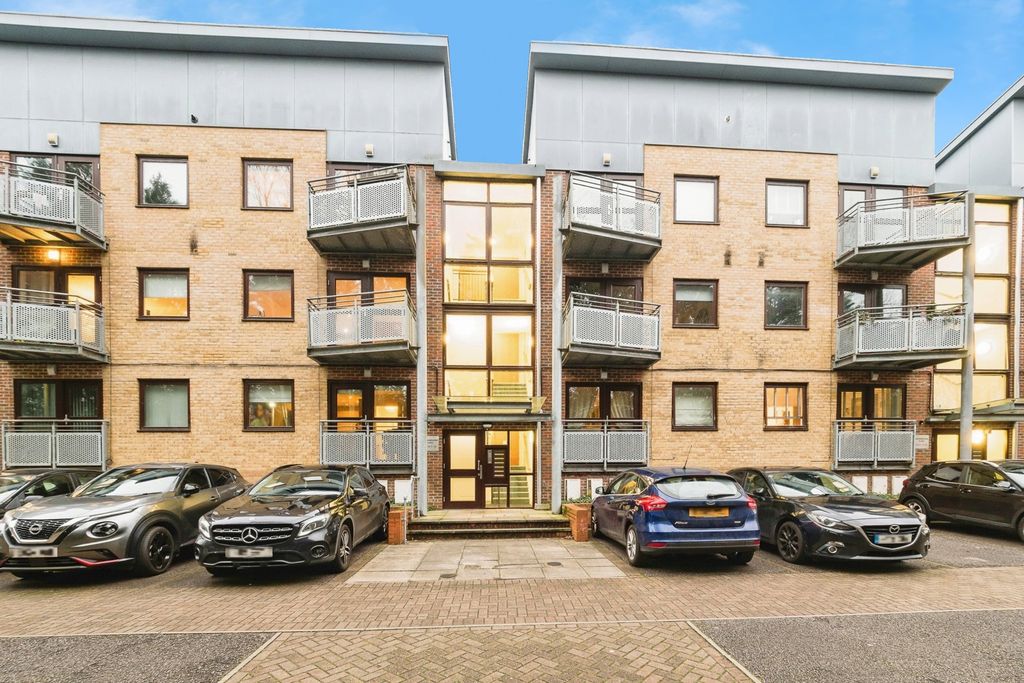 Property photo 1 of 34 Pbox-Img.Jpg