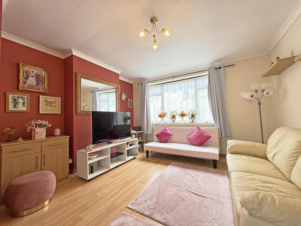 Property photo 2 of 16 Shakespeare Road 28 - Living Room Three.Jpg