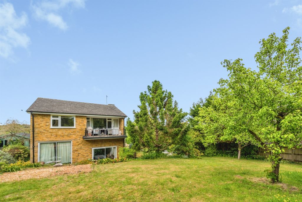 Property photo 1 of 28