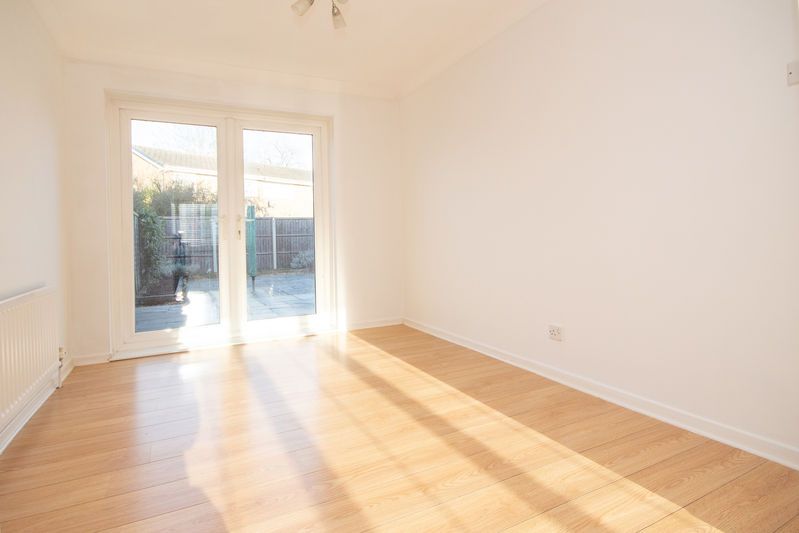 Property photo 3 of 14 Dining Area