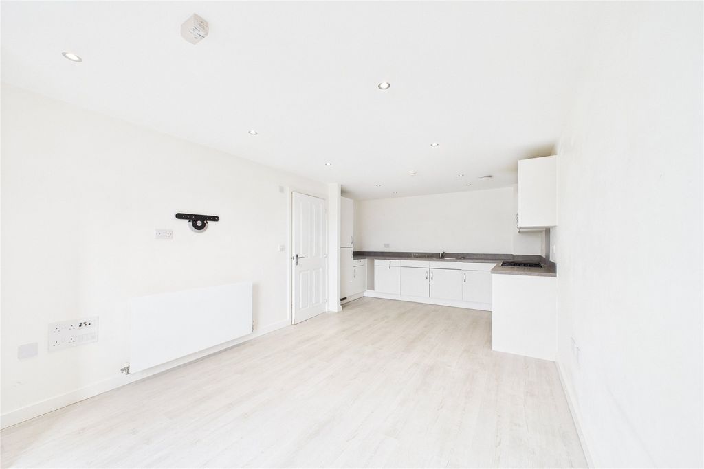 Property photo 3 of 7 Picture No. 15