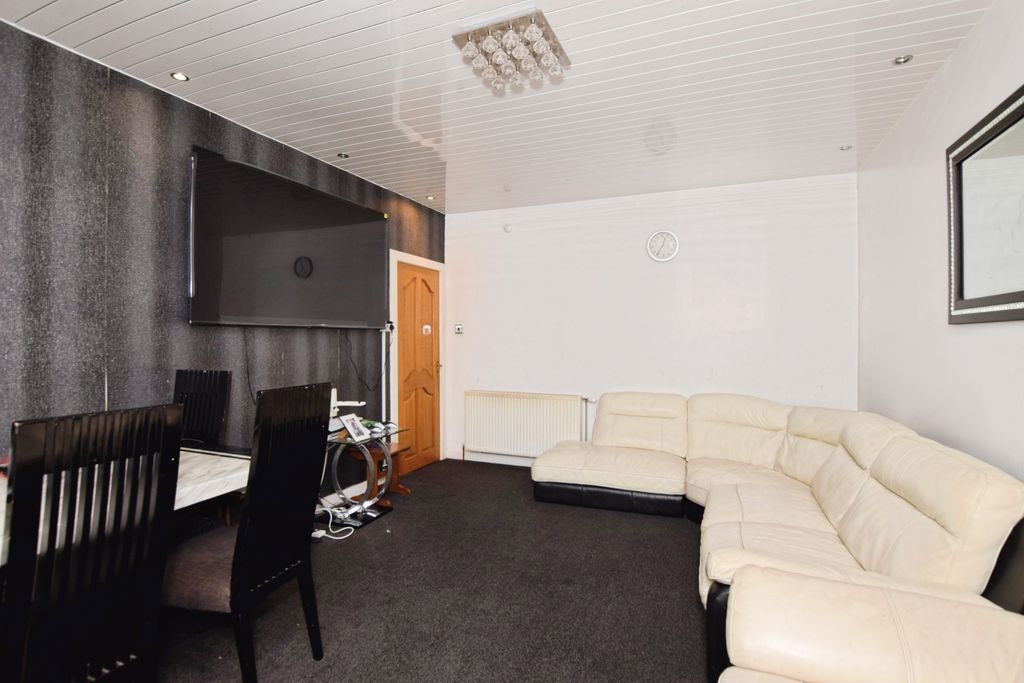 Property photo 3 of 15 Living / Dining Room