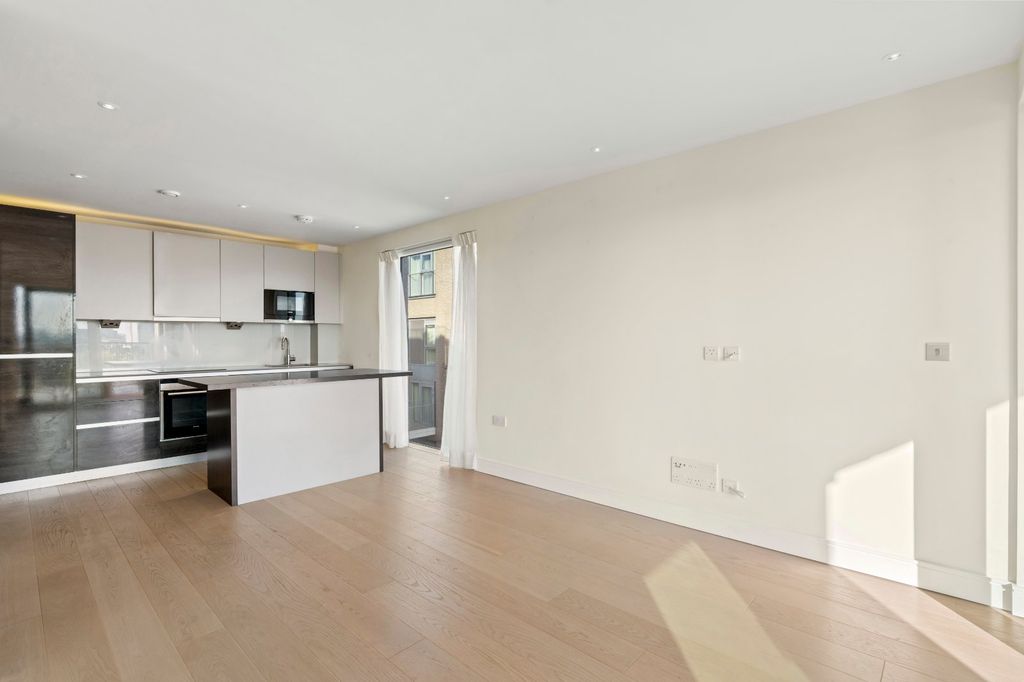 Property photo 3 of 8