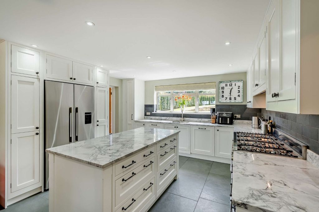 Property photo 3 of 22 Kitchen