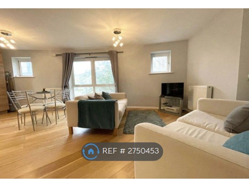 Property photo 1 of 8 Living Room