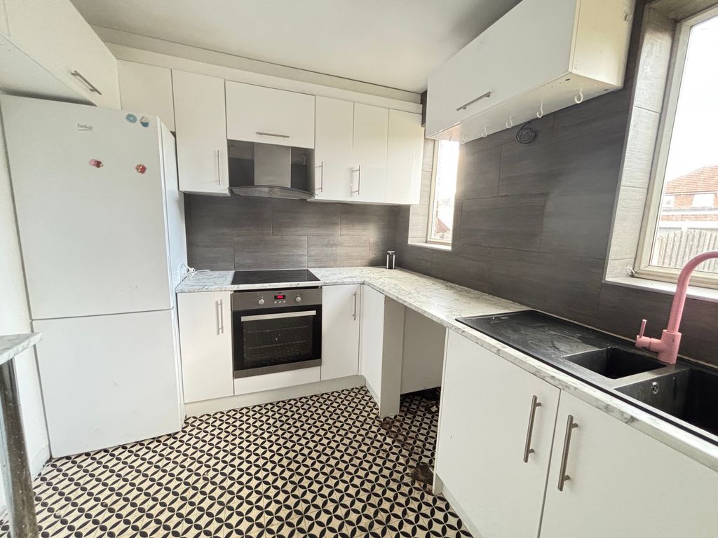 Property photo 1 of 12 Kitchen
