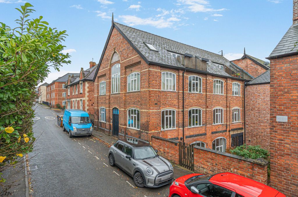 Property photo 1 of 21 Front