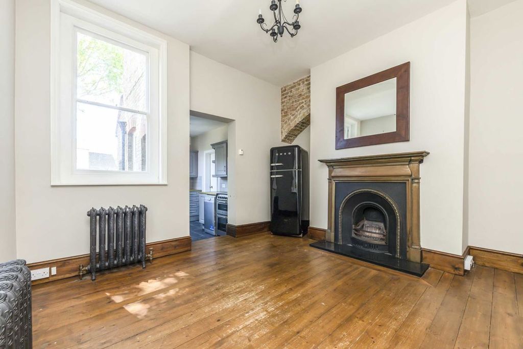 Property photo 2 of 7