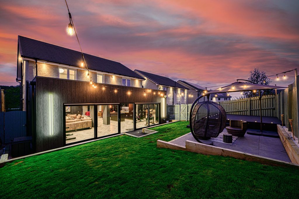 Property photo 1 of 34 Twilight Rear