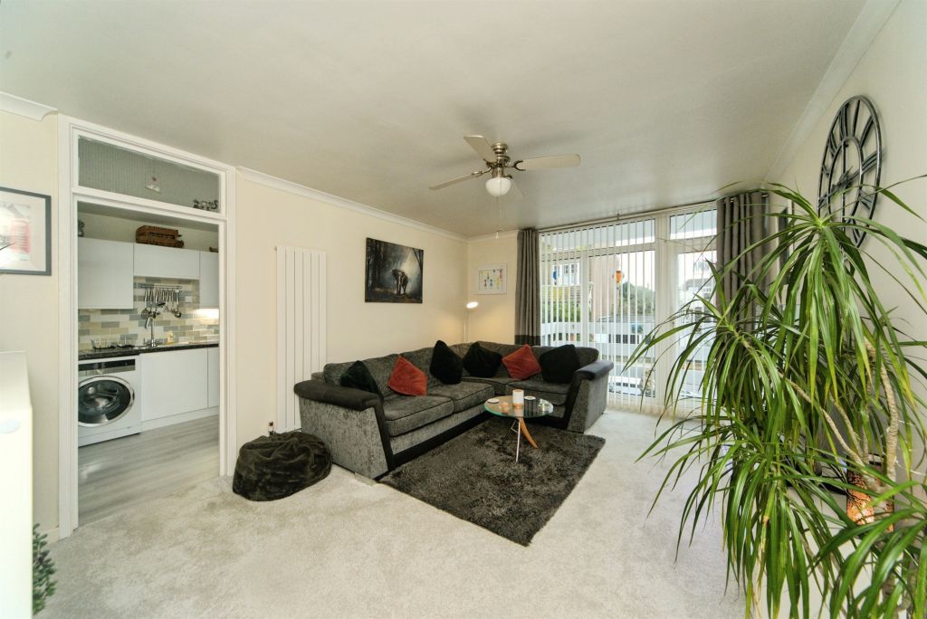 Property photo 3 of 33