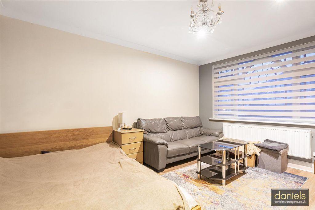 Property photo 3 of 11 18_70633_Watermarked.Jpg