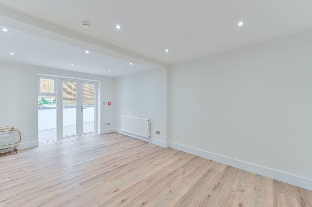 Property photo 2 of 41