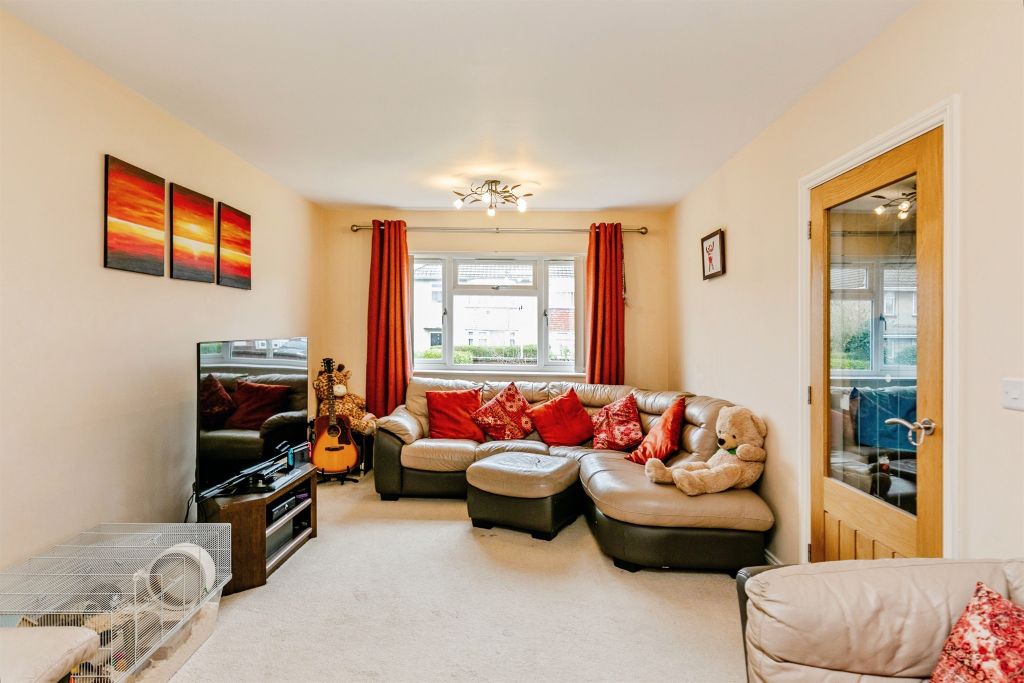 Property photo 3 of 19