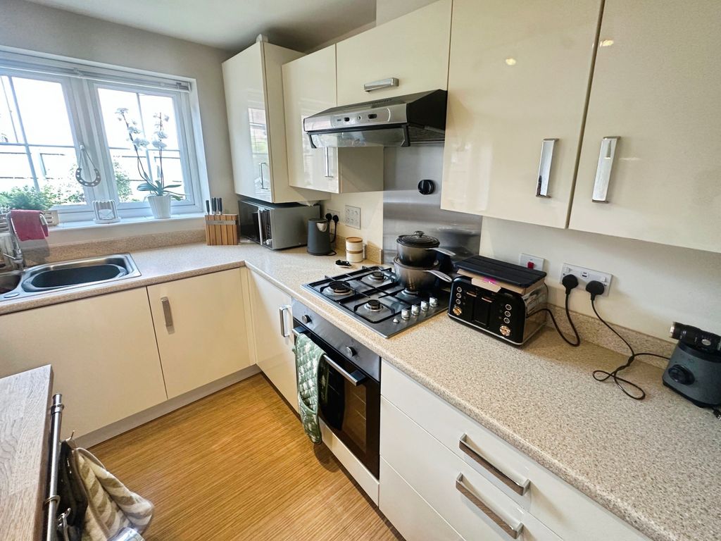 Property photo 2 of 14 Image