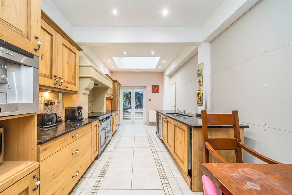 Property photo 3 of 7