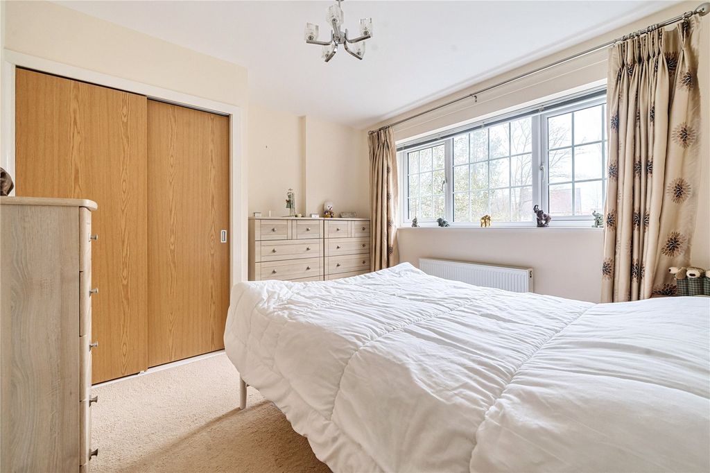 Additional image 4 of 2 bed flat for saleThe Causeway, Petersfield, Hampshire GU31