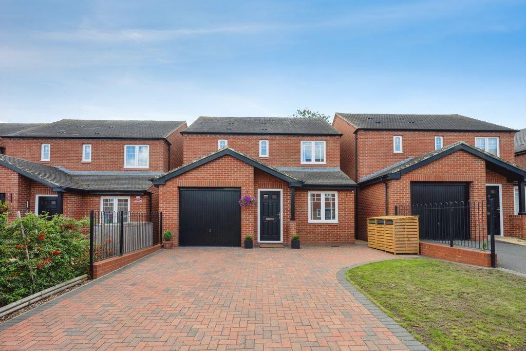 Property photo 1 of 19 Pbox-Img.Jpg