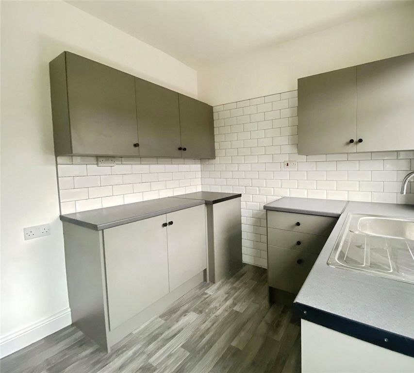 Property photo 1 of 8 2 Bed Terraced House To Rent Crown Yard, South Kirby Wf9