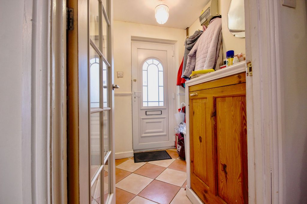 Property photo 3 of 22