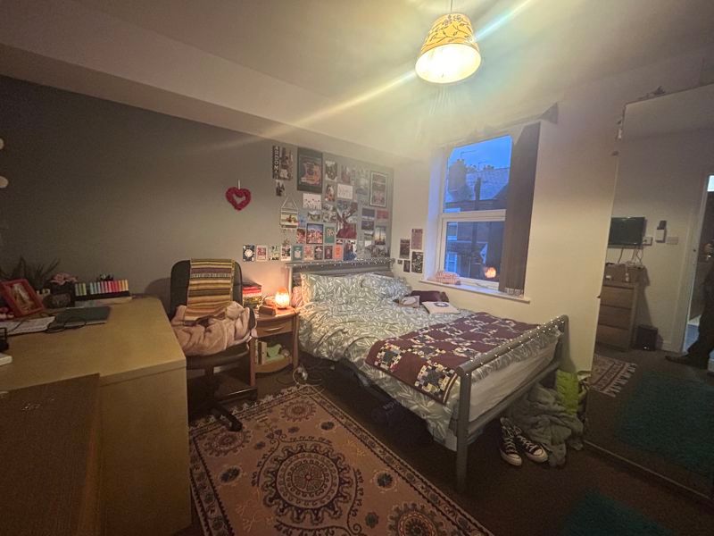 Property photo 3 of 9 Photo 5