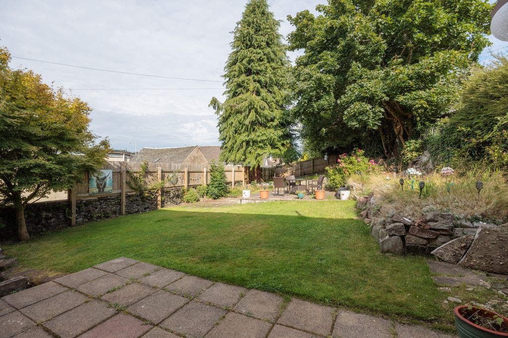 Property photo 3 of 37