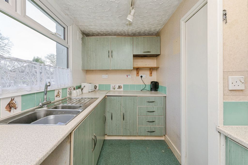 Property photo 2 of 15