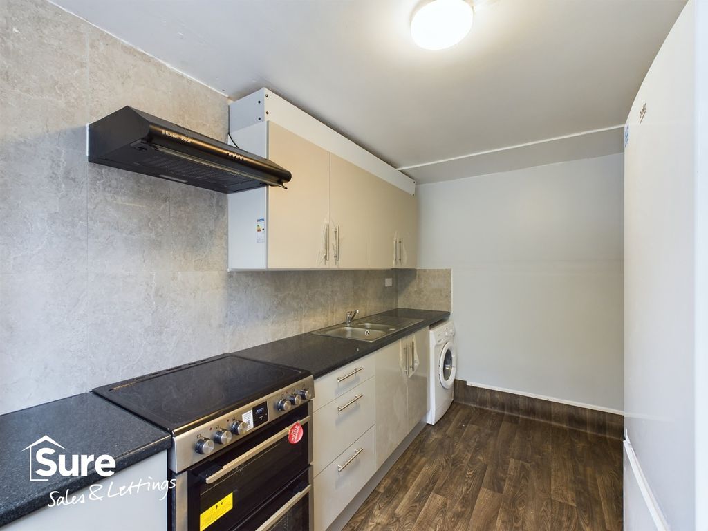 Property photo 2 of 8 1002733