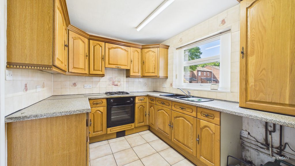 Property photo 2 of 12 1972872