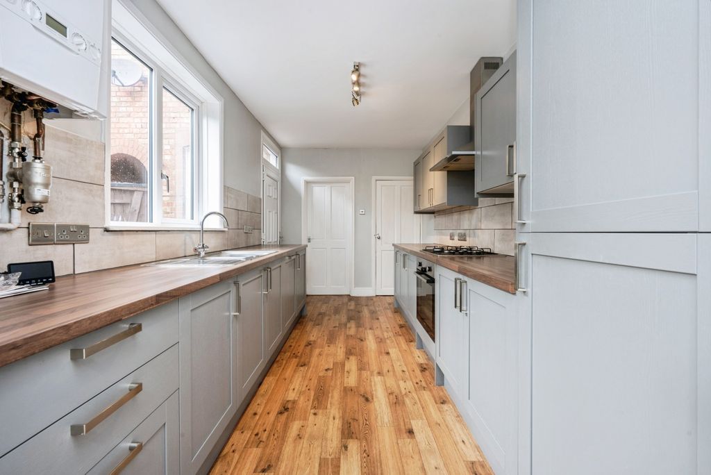 Property photo 2 of 27 Pbox-Img.Jpg