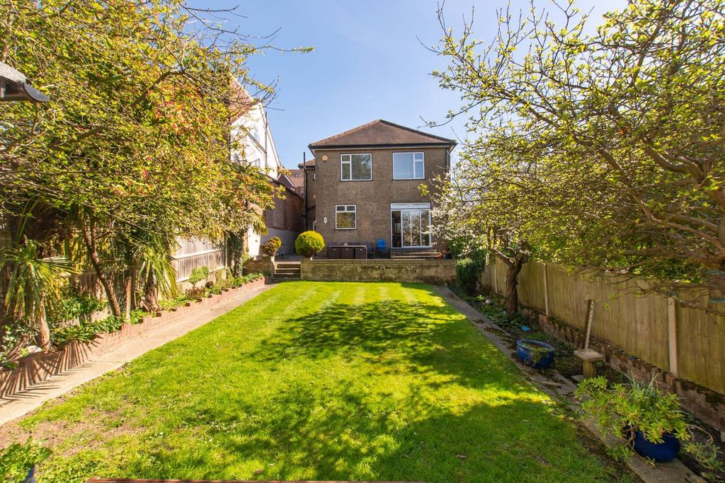 Property photo 1 of 20