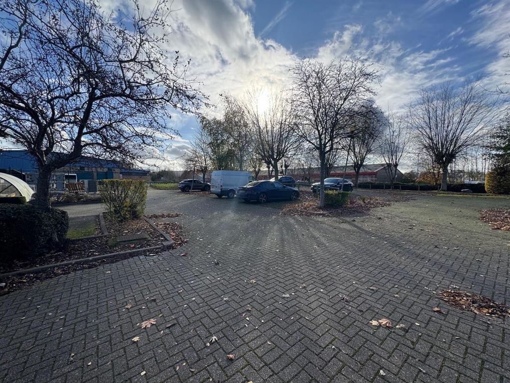 Property photo 3 of 6 Photo