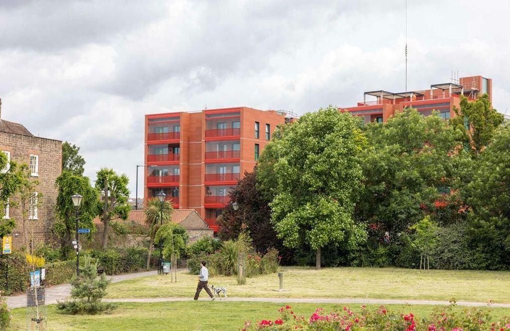 Property photo 2 of 20