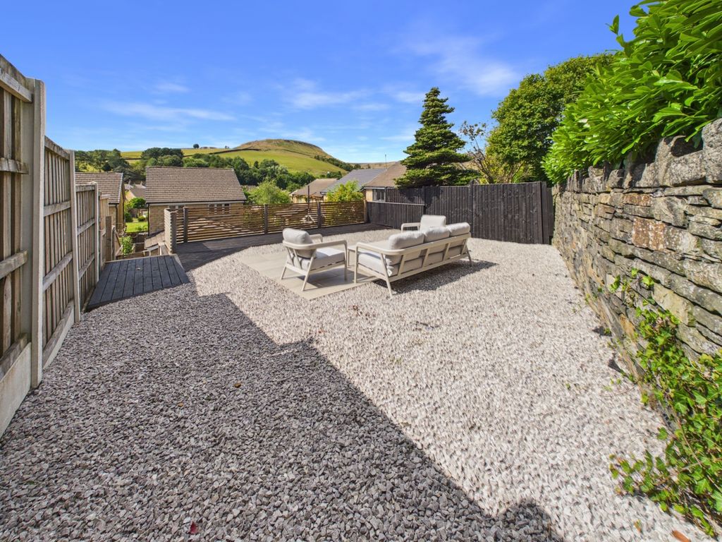 Property photo 3 of 32 Cam02093G0-Pr0104-Still037