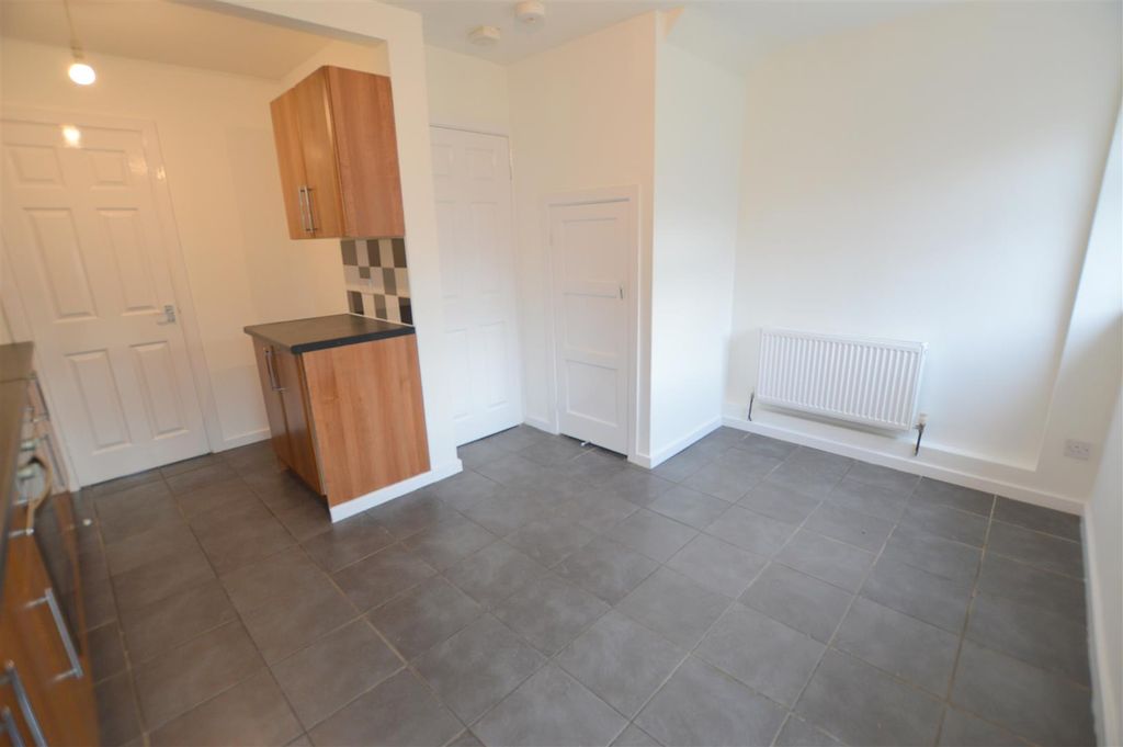 Property photo 2 of 10 7 Bromford Road Kitchen Diner.Jpg