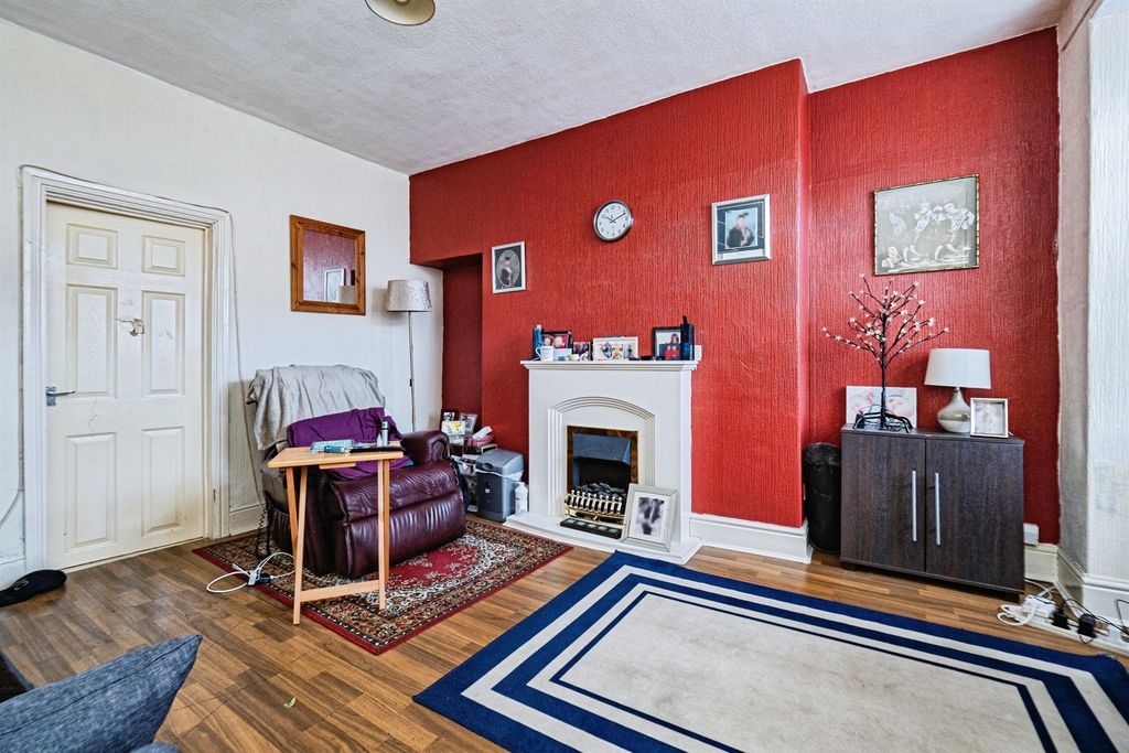 Property photo 2 of 16