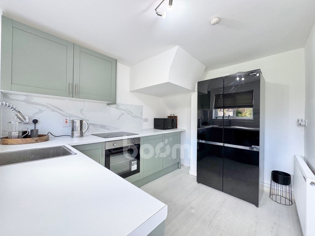 Property photo 3 of 18 Lochinver Crescent, Paisley Kitchen Shot