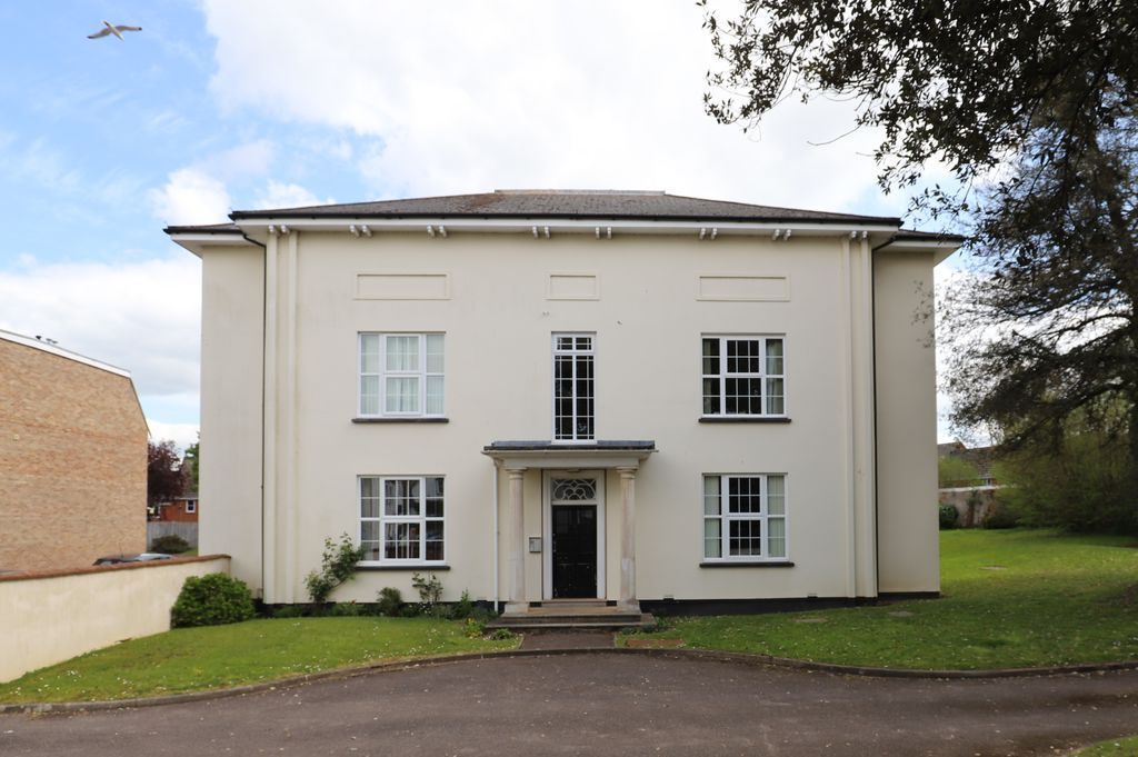 Property photo 1 of 16 Photo 17