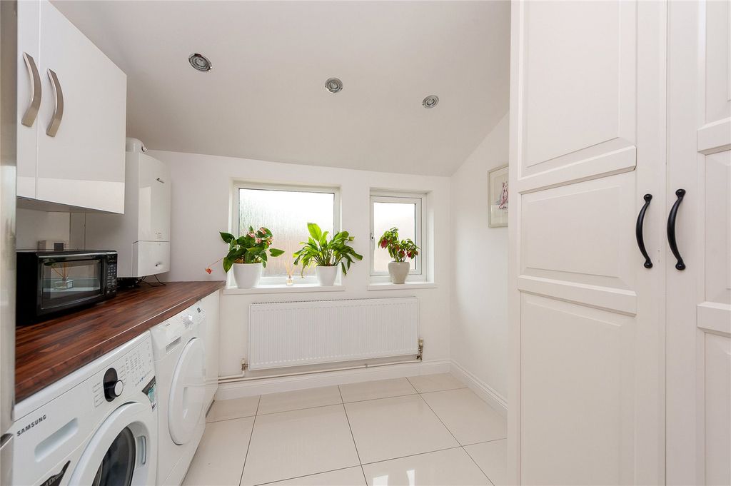 Property photo 2 of 27 Picture No. 13