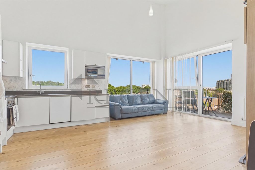 Property photo 1 of 12 (Main)