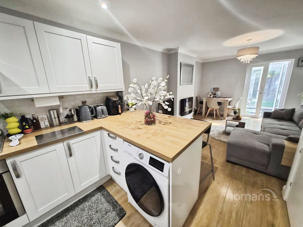 Property photo 3 of 17 Pbox-Img.Jpg