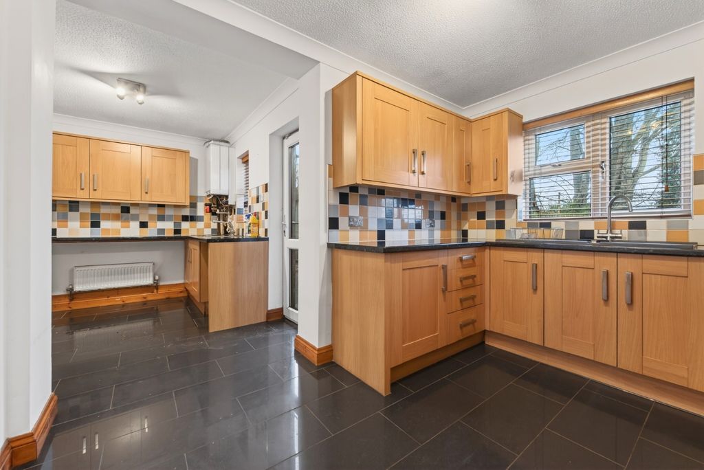 Property photo 2 of 25 4832253