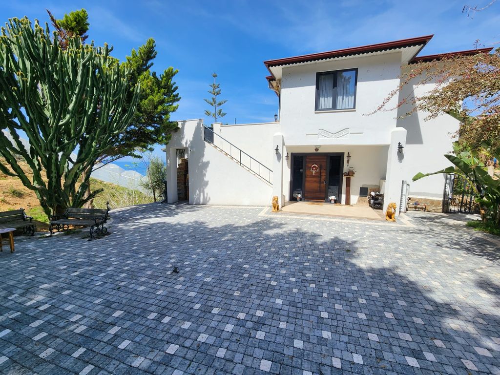 Property photo 2 of 44