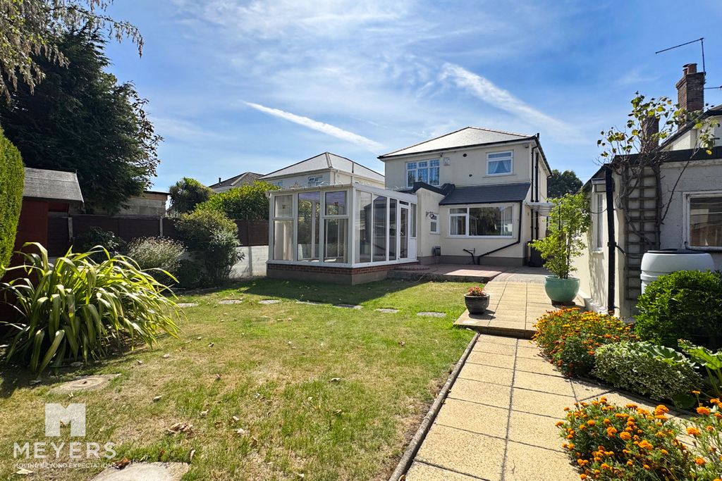 Property photo 2 of 30